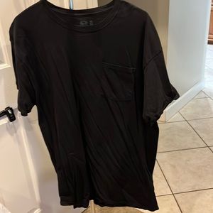 Fruit of the loom, 2XL t-shirt with front pocket.